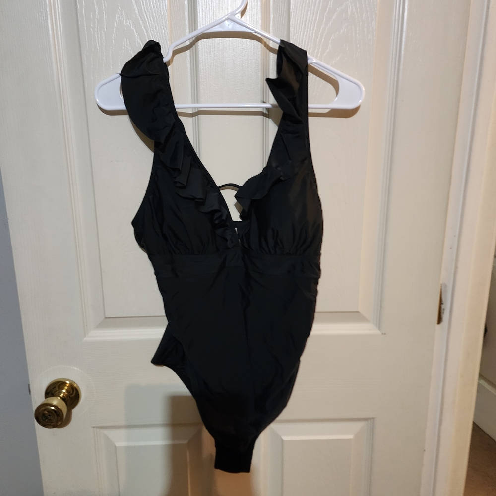 Cupshe Black Ruffled One Piece Swimsuit - Picture 3 of 6